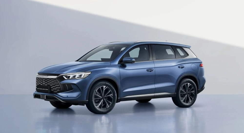 5+1 tulajdonság, ami miatt az autós tartalomgyártók is felkapják a fejüket a BYD SEALION 5 DM-i-re